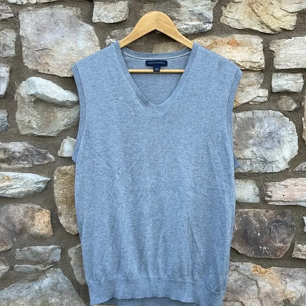 Banana Republic gray lightweight sweater vest silk/cashmere blend size large